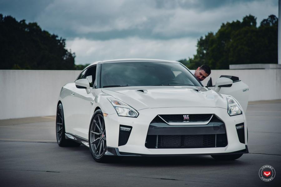  Nissan GT-R on Vossen Wheels (M-X2) 2019 года  (фото 3 из 26)